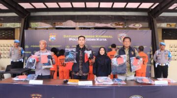 Polres Kediri Kota Berhasil Amankan 4 Wanita Komplotan Pencurian Lintas Provinsi yang Videonya Viral*