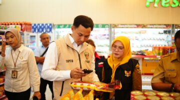 Polres Kediri Kota Bersama TPID Sidak Beras Premium di Sejumlah Pasar Modern*