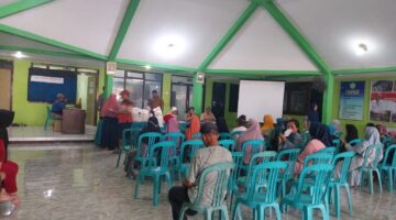 Penyaluran Bantuan Beras di Desa Sentul Berjalan Lancar*