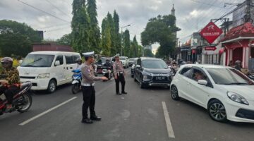 Lakukan Pengawalan Polres Jember Perlancar Jalur Pendistribusian BBM, Masyarakat Dihimbau Tidak Panic Buying*