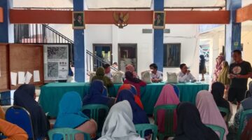Desa Kedung Banteng Salurkan Bantuan Beras dari Dinas Sosial*