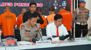 Polres Ponorogo Berhasil Ungkap Pencurian Modus Pecah Kaca Mobil Tersangka Ditangkap di Batam*