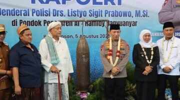 Kapolri Silaturahmi ke Ponpes Al-Hamidy Banyuanyar, Tekankan Sinergitas dan Persatuan