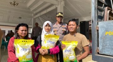 Gelar Bazar, Polres Blitar Dukung Gerakan Pangan Murah, Salurkan Beras SPHP untuk Masyarakat*